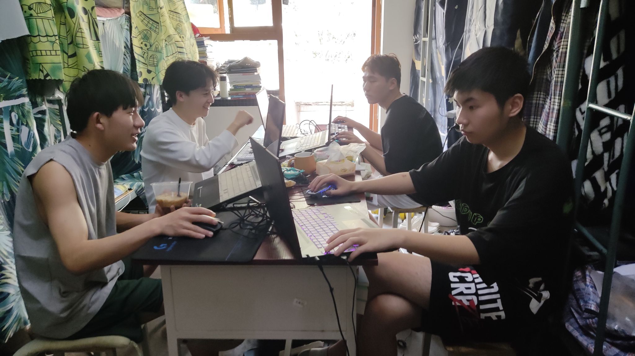 基础医学与法医学院组织学生观看“同上一堂国家安全思政大课”