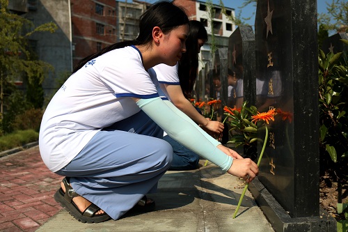 川北医学院法医学系党员党组织骨干赴达州渠县社会实践服务队赴红色渠县纪念园进行扫墓活动