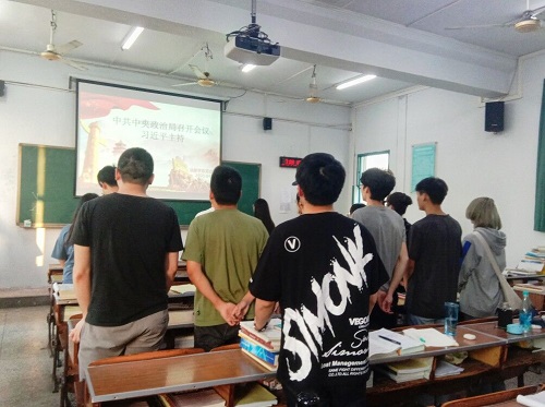 法医学系召开四月第二次组织生活会议