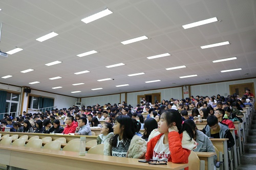 法医学系参加预防艾滋病知识专题讲座