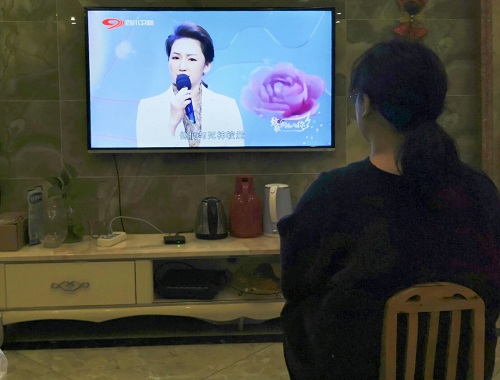 致敬！向疫而行的你