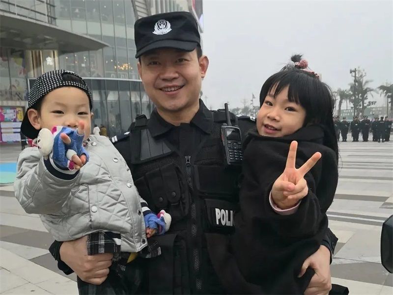 川北之星｜与爱共成长 警徽背后的大美师者