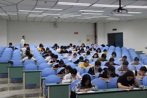 法医学系公务员模拟考试顺利举行