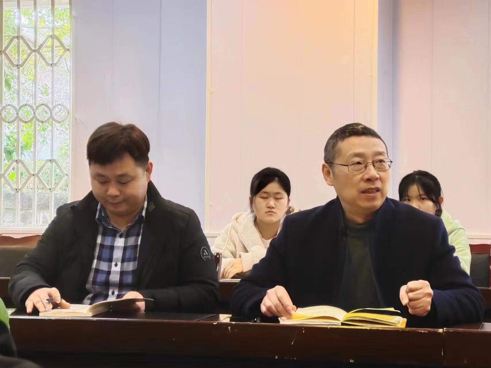 基础医学与法医学院召开学生座谈会