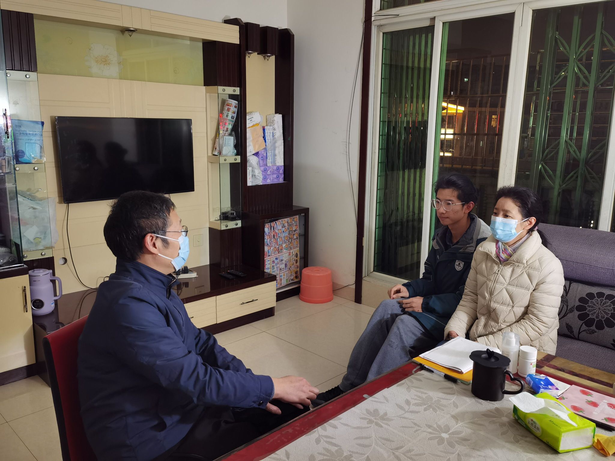 基础医学与法医学院深入学生寝室走访