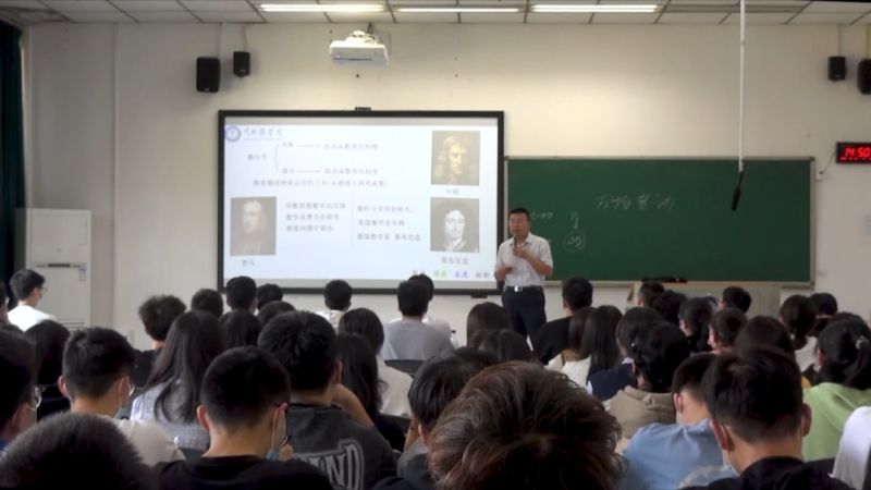 川北之星｜刘正龙：用心教书育人 用情服务社会